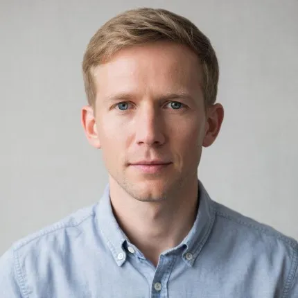 Tobias Holm